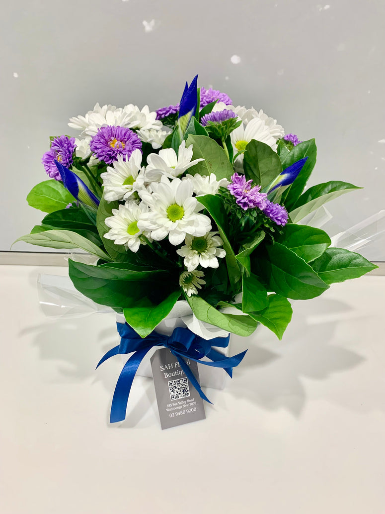 Posy Pot of whites, blue and purples