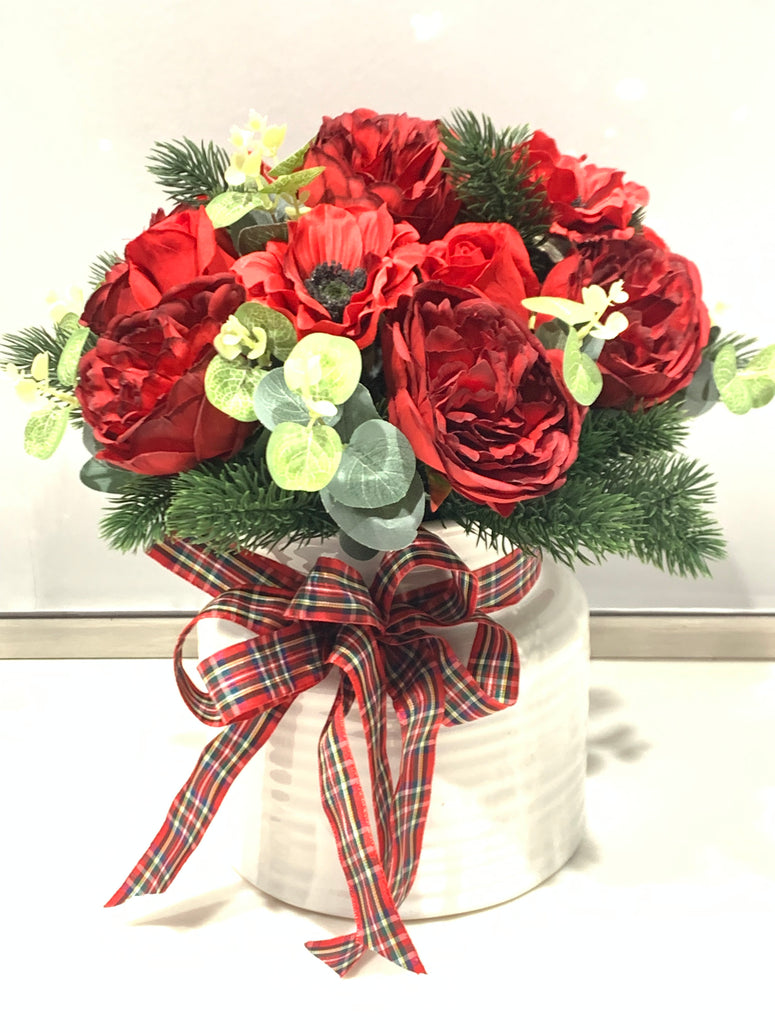 White potted vase SILK arrangement