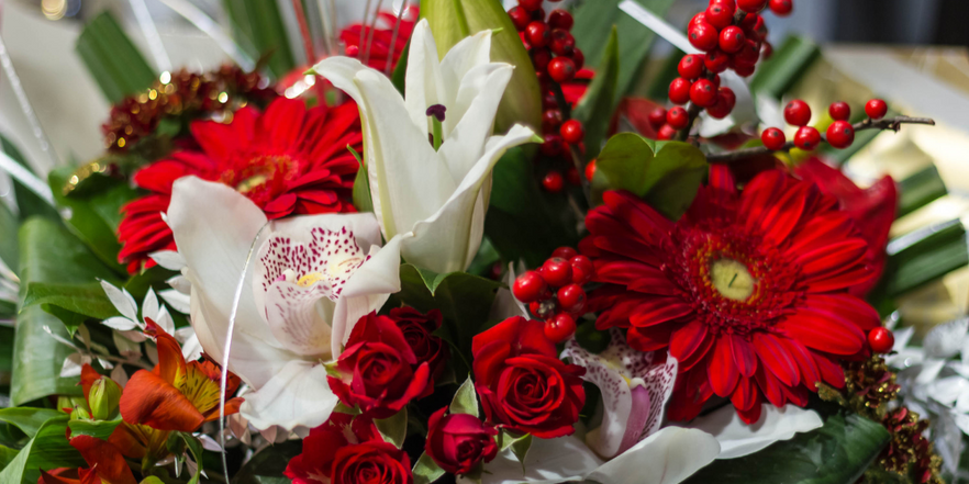 Christmas flower delivery - SAH Floral Boutique